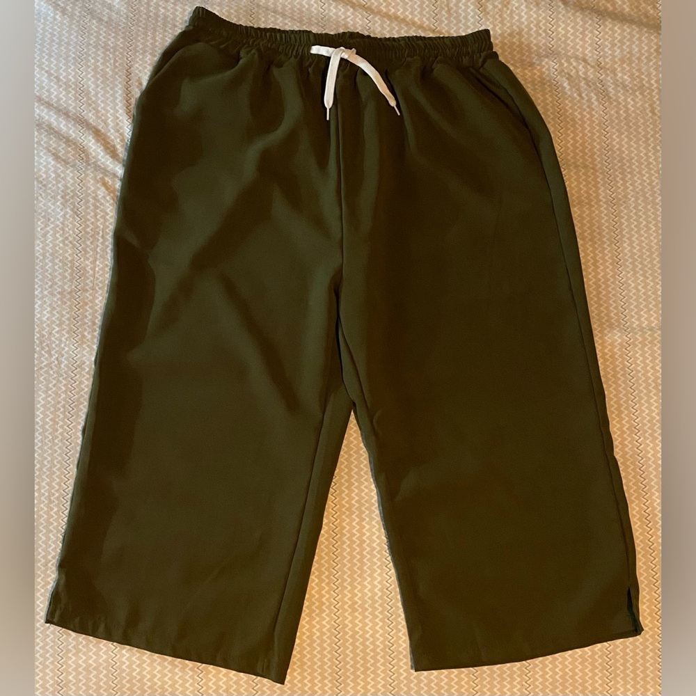 Elastic waistband wide leg Capri pants